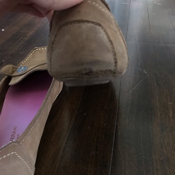 Isaac Mizrahi Hannah Leather Loafers - Picture 5 of 7